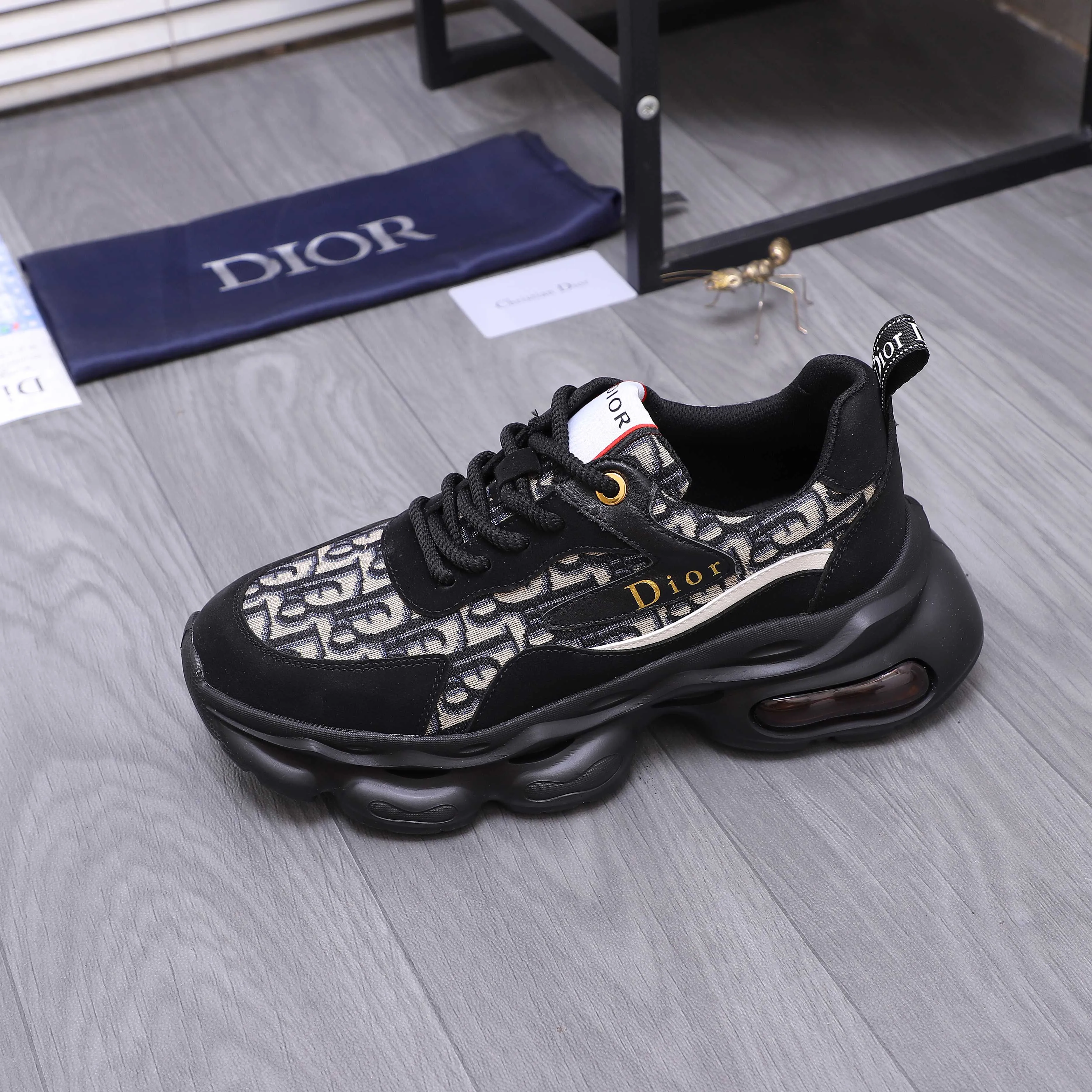 Men's shoes 💰p460 Product trademark: Dior "Dior" casual lace-up men's shoes Regular size: 38-44 Product materials: Selected classic woven pattern stitching cowhide upper, breathable mesh lining, cowhide insole, rubber outsole
